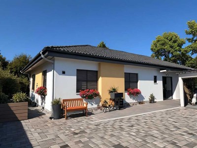 gepflegter Bungalow mit Pool