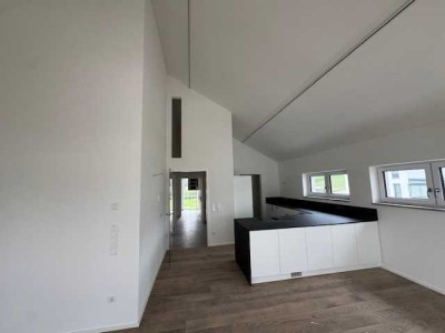 Modernes Wohnen: 3-Zimmer-Wohnung mit Garten und Balkon