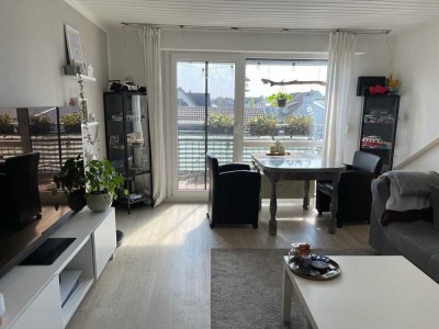 Zentrale 2,5-Zimmer-Dachgeschosswohnung mit Balkon & Einbauküche in Rheinbach