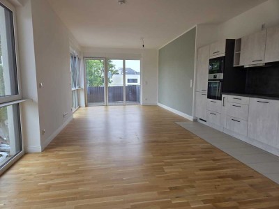 Neubau - Exklusive 3-Zimmerwohnung mit 2 Balkonen und EBK zu vermieten.