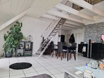 Wunderschöne 3,5-Zimmer-Maisonette-Wohnung mit Dachterrasse, Badewanne und Stellplatz
