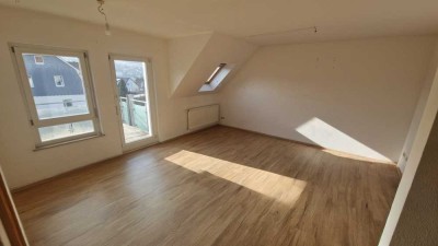 2 (+1) Zimmer-DG-Wohnung in Top Lage mit Balkon und riesigem Stauraum