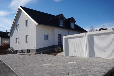 Schöne helle Doppelhaushälfte in Bayreuth/ Wolfsbach