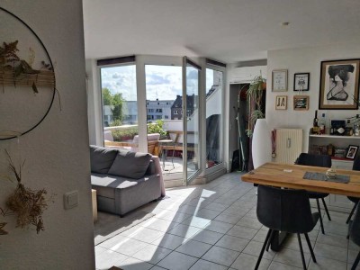 Schöne helle 2,5 Zimmer Wohnung mit Terrasse im gepflegten 5-Familienhaus