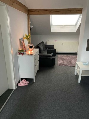 Freundliche 2-Zimmer-DG-Wohnung mit Einbauküche in Schwäbisch Gmünd