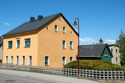 Mehrfamilienhaus mit großer Werkstatt -zum fairen Preis