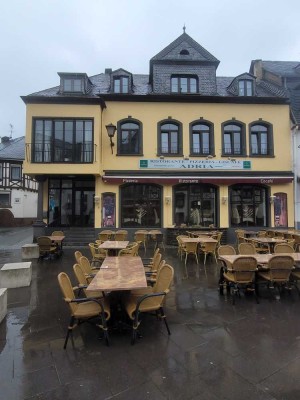 KOBERN-GONDORF, Schulstr. 2, 3 ZKB, jüngst komplett sanierte, moderne, helle Wohnung mit Einbauküche