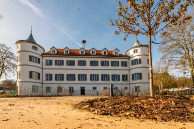 Wunderschöne 3-Zimmer-Dachgeschosswohnung im Schloss