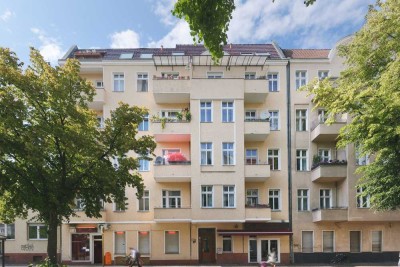 +++ Sicher vermietete Kapitalanlage / Helle 1-Zi.-Altbauwohnung mit Balkon in gefragter Lage +++