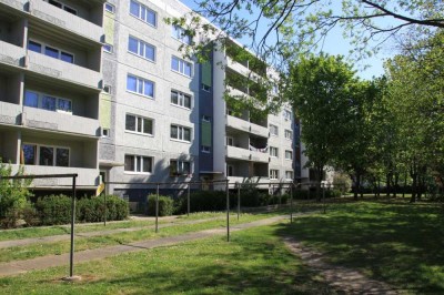 moderne 4-Raum Wohnung auf dem Datzeberg mit Balkon sucht eine freundliche Familie ! NEU