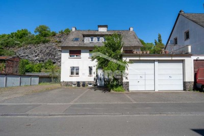 Renovierte Dachgeschosswohnung im Stadtteil Oberstein!