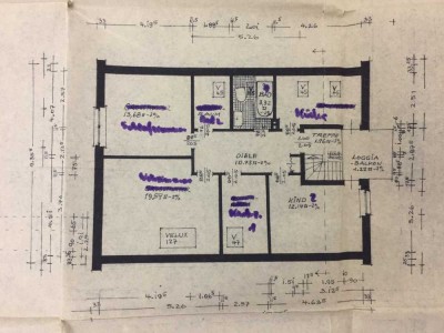 Moderne 4-Zimmer-Dachgeschosswohnung in ruhiger und zentraler Lage mit Carport & überdachtem Balkon