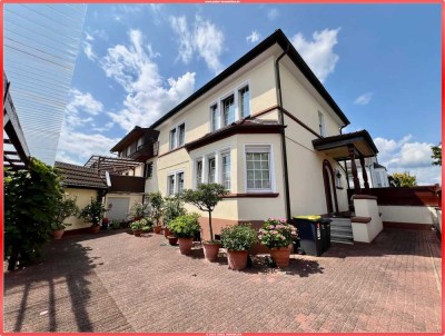 Köln! Unternehmer aufgepasst! Villa mit Grossgarage, Werkstatt, Innenhof PLUS vollvermietetes MFH !