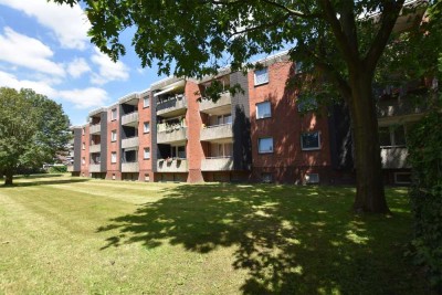 Frisch renovierte 2-Zimmer-Wohnung + Balkon + optional Garage, Brunsbüttel - OTTO STÖBEN GmbH