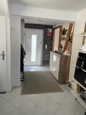 Charmantes Einfamilienhaus mit Dachterrasse und zeitgemäßer Ausstattung in Obernhain