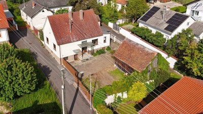 sanierungsbedürftiges Häuschen in ruhiger, gemütlicher Lage