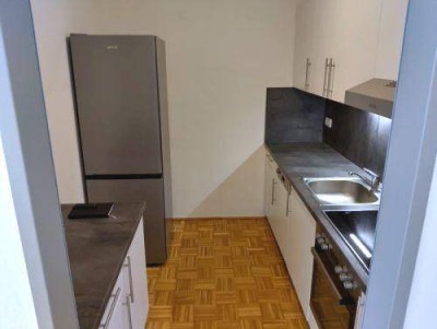 Sonniger 2 ZIMMER-NEUBAU + extra Küche möbliert + Bad mit Wanne + extra WC + Lift + letzter Stock!