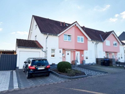Moderne Doppelhaushälfte im Split-Level mit Garten, Garage & A+-Energieeffizienz in Roxheim