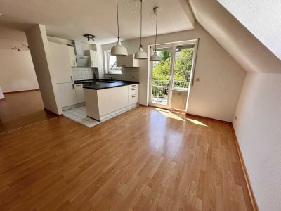 Moderne 2,5-Zimmer-Maisonettewohnung mit Südbalkon