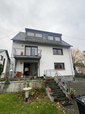 Traumhaftes Baugrundstück mit gepflegtem 3-Familienhaus