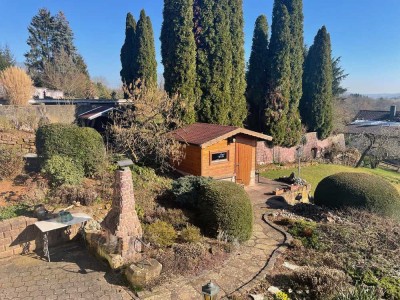 CHARMANTES EINFAMILIENHAUS MIT GROßEM GRUNDSTÜCK & TRAUMHAFTER AUSSICHT
