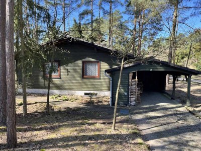 Kleines Einfamilienhaus / Ferienhaus mit Waldgrundstück