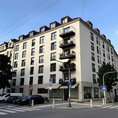 Maxvorstadt pur: 4-Zi.-Wohnung mit begrünter 40 m² Terrasse & Blick auf die Josephskirche!
