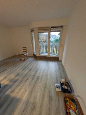 Charmante 3-Raum-Wohnung in Rabenstein mit Loggia / Küche optional zum Kauf