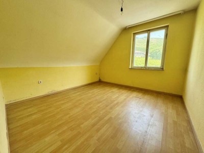 Leerstehende 2-Zimmer-Wohnung mit Entwicklungspotenzial!
