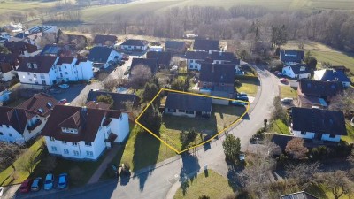 Charmanter Bungalow mit Klinkerfassade, großen Grundstück und Garage