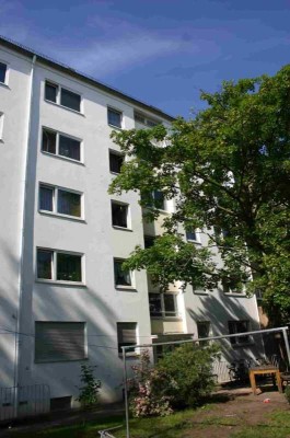 Sportlich ins neue Jahr - 3 Zimmer mit Balkon im 4. OG!