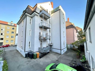 GERÄUMIGE, GUT GESCHNITTENE  2,5 ZIMMER-WOHNUNG MIT GROßEM BALKON IN PRAKTISCHER WOHNLAGE