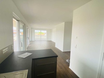 Geschmackvolle 3-Raum-Penthouse-Wohnung mit geh. Innenausstattung