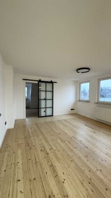 Charmante 2 Zimmer-Altbauwohnung in Sichtweite zum Dom mit EBK ab sofort