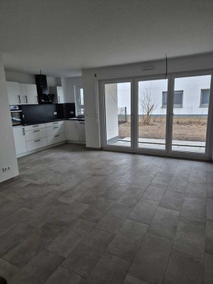 Erstbezug! 2,5-Zimmer-Neubauwohnung mit Garten und Einbauküche