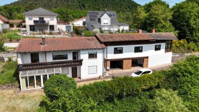 +++Zwei Einfamilienhäuser mit Südausrichtung, Wintergärten, Südbalkon, 3 Garagen, auf einem ruhig...