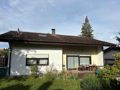 Schöne und gepflegte 4-Zimmer-Erdgeschosswohnung mit EBK in Bieselsberg