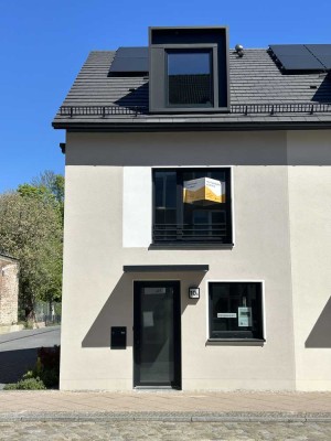 Stilvolle 5,5-Zimmer-Terrassenwohnung, 5,5 Zimmer, 3 Bäder, Garten, Stellplatz, Erstbezug