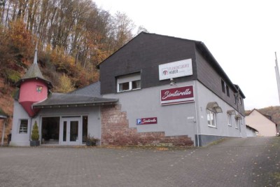Freistehendes Mehrfamilienhaus + Gewerbe  in 66955 Pirmasens (Niedersimten) zu Verkaufen!
