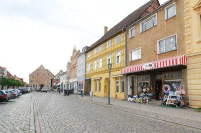 Stadthaus, Mehrfamilienhaus mit Gewerbeteil