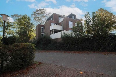 Freie 2-Zimmer-Wohnung mit Balkon und Carportstellplatz in begehrter Stadtrandlage von Hamburg