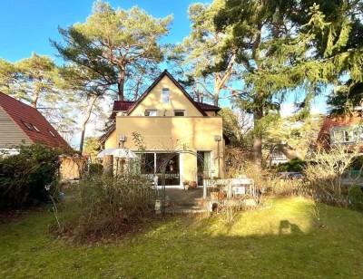 Zehlendorf um die Ecke: Einfamilienhaus in idyllischer Lage mit vier Schlafzimmer