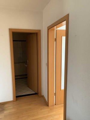Freundliche und gepflegte 2-Zimmer-Wohnung mit Balkon in Duisburg