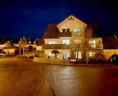 Sehr schöne, helle 5-Zimmer-Wohnung mit 2 Balkone,  kleiner Garten in Pfaffenhofen a.d. Ilm