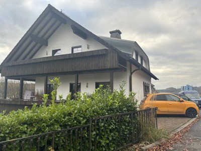 renovierungsbedürftiges Einfamilienhaus mit ELW