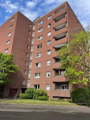 Schöne renovierte 2-Zi-ETW mit Domblick in Köln-Kalk
