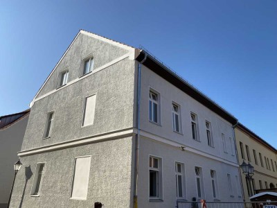 Attraktive und geräumige  2-Zimmer-Wohnung  zum Erstbezug im sanierten Altbau