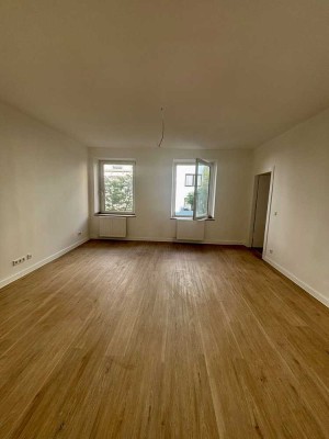 Erstbezug nach Sanierung: stilvolle 4-Zimmer-Wohnung mit gehobener Innenausstattung in Düsseldorf