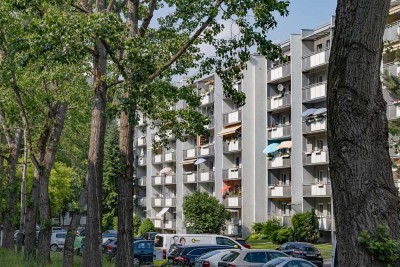 Wir sanieren für Sie: 1-Zimmerwohnung mit Balkon, Aufzug, Bad mit Dusche!