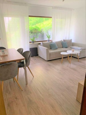 Schöne, moderne 2,5-Zimmer-Wohnung mit EBK und Außenstellplatz zu vermieten!